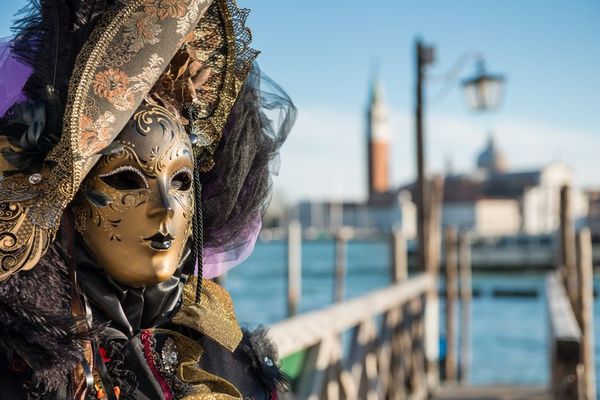 Location Costumes Carnaval de Venise pour vos événements à Lille